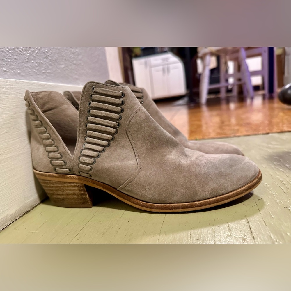 Suade Vince Camuto ankle boots